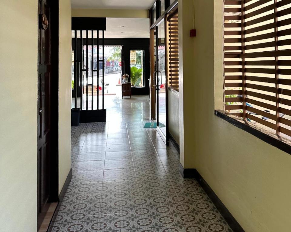 Ponburi Hotel Nan Exterior photo