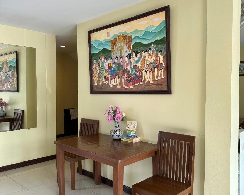Ponburi Hotel Nan Exterior photo